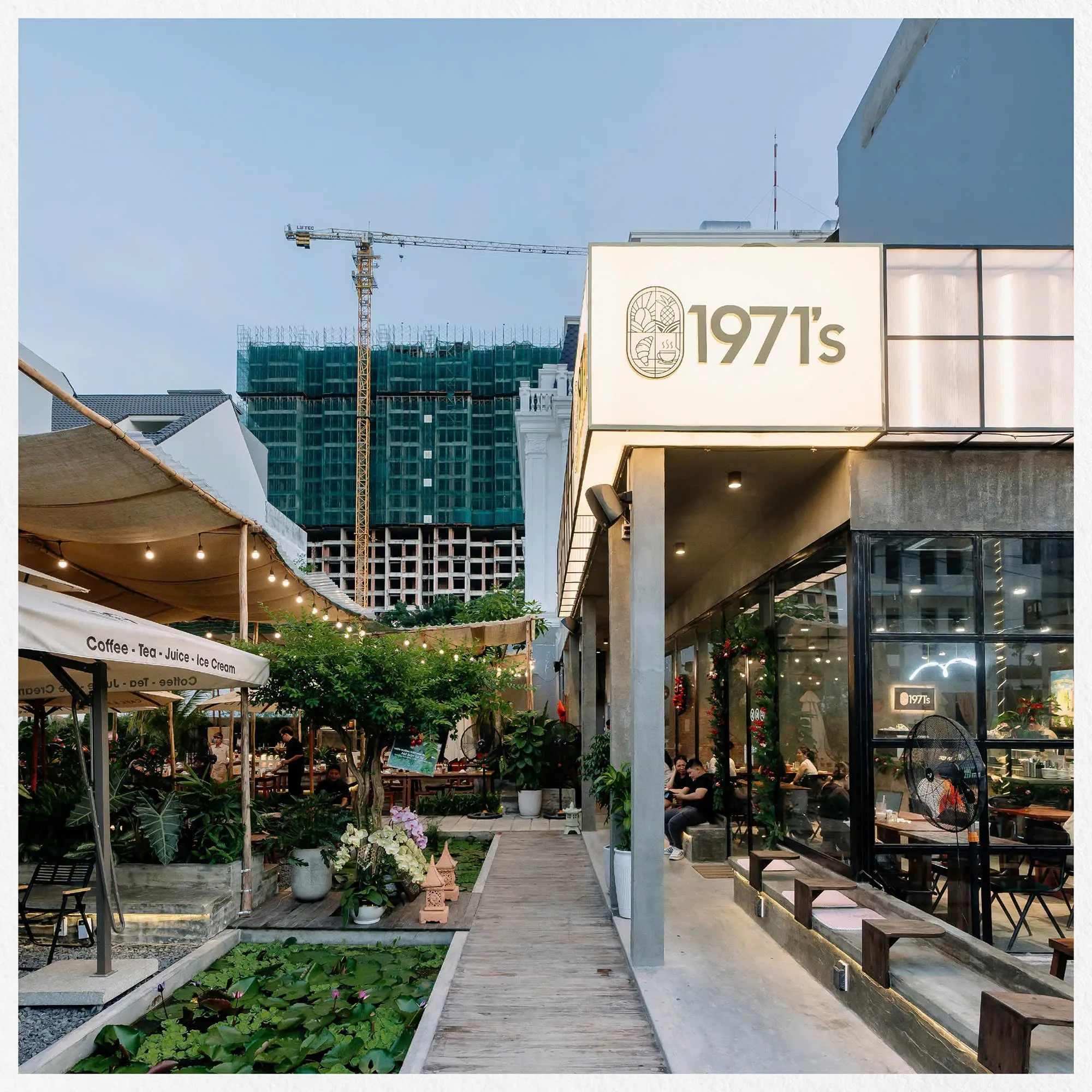 Mô hình F&B với không gian cây xanh, sân vườn 1971 Cafe & Bistro